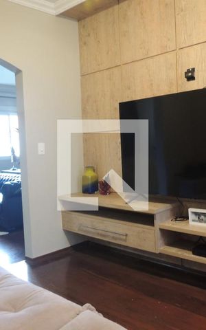 Casa à venda com 250m², 4 quartos e 2 vagasSala de TV
