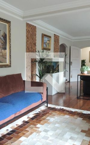 Casa à venda com 250m², 4 quartos e 2 vagasSala
