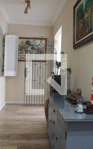 Casa à venda com 250m², 4 quartos e 2 vagasCorredor