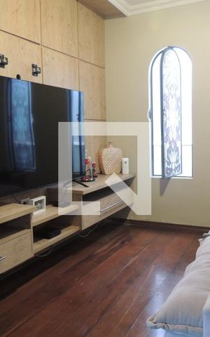 Casa à venda com 250m², 4 quartos e 2 vagasSala de TV