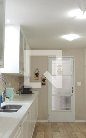 Casa à venda com 250m², 4 quartos e 2 vagasCozinha