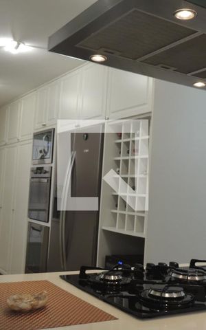 Casa à venda com 250m², 4 quartos e 2 vagasCozinha
