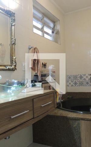 Casa à venda com 250m², 4 quartos e 2 vagasBanheiro da Suíte 1