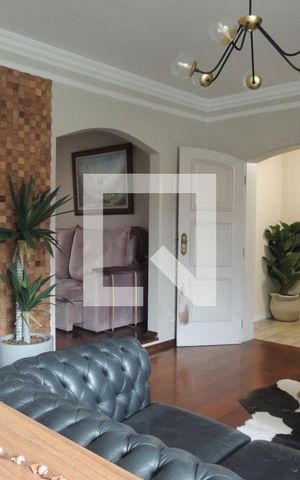 Casa à venda com 250m², 4 quartos e 2 vagasSala