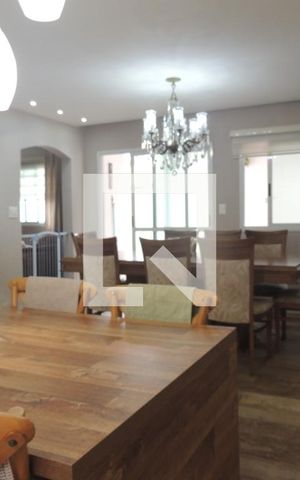 Casa à venda com 250m², 4 quartos e 2 vagasSala de Jantar e Cozinha
