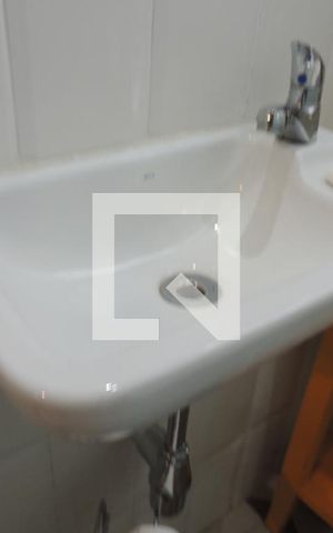 Casa à venda com 250m², 4 quartos e 2 vagasBanheiro da Suíte 2