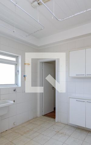 Apartamento à venda com 396m², 4 quartos e 5 vagas Apartamento à venda com 396m², 4 quartos e 5 vagasÁrea de Serviço