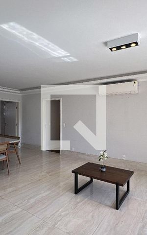 Apartamento para alugar com 140m², 3 quartos e 1 vagaSala