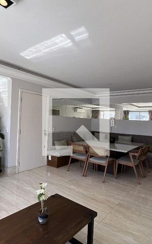 Apartamento para alugar com 140m², 3 quartos e 1 vagaSala