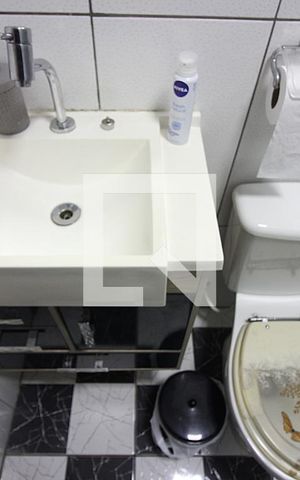 Casa à venda com 188m², 4 quartos e 2 vagasBanheiro do Quarto 1 - Suíte