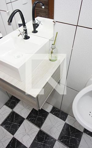Casa à venda com 188m², 4 quartos e 2 vagasBanheiro de serviço