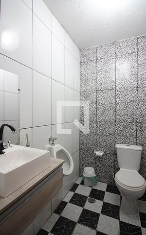 Casa à venda com 188m², 4 quartos e 2 vagasBanheiro de serviço