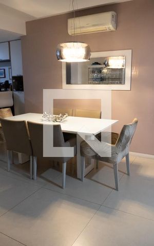 Apartamento à venda com 142m², 3 quartos e 1 vaga Apartamento à venda com 142m², 3 quartos e 1 vagaSala