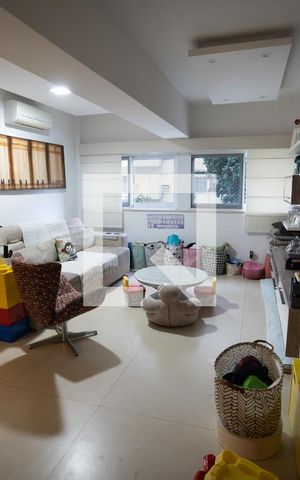 Apartamento à venda com 142m², 3 quartos e 1 vaga Apartamento à venda com 142m², 3 quartos e 1 vagaSala
