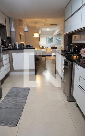 Apartamento à venda com 142m², 3 quartos e 1 vaga Apartamento à venda com 142m², 3 quartos e 1 vagaCozinha