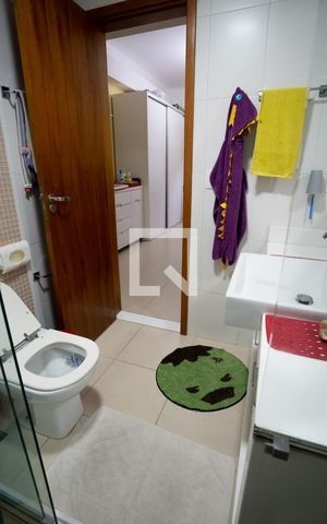Apartamento à venda com 142m², 3 quartos e 1 vaga Apartamento à venda com 142m², 3 quartos e 1 vagaSuíte 2 banheiro