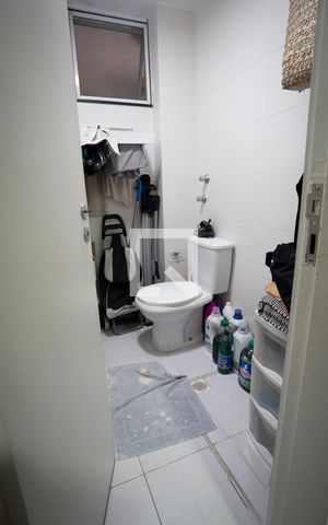 Apartamento à venda com 142m², 3 quartos e 1 vaga Apartamento à venda com 142m², 3 quartos e 1 vagaBanheiro de Serviço