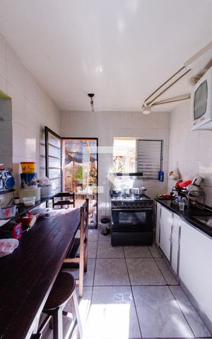 Casa à venda com 102m², 2 quartos e 1 vaga Casa à venda com 102m², 2 quartos e 1 vagaCozinha