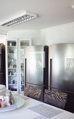 Casa para alugar com 492m², 3 quartos e 5 vagas Casa para alugar com 492m², 3 quartos e 5 vagasCozinha - Armários