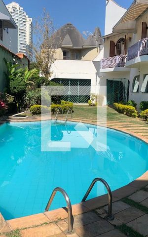 Casa para alugar com 492m², 3 quartos e 5 vagasÁrea comum - Piscina