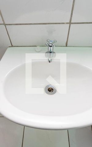 Casa para alugar com 40m², 1 quarto e sem vaga Casa para alugar com 40m², 1 quarto e sem vagaBanheiro