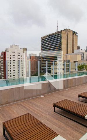 Studio para alugar com 26m², 1 quarto e sem vaga Studio para alugar com 26m², 1 quarto e sem vagaÁrea comum - Piscina