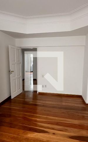 Apartamento para alugar com 225m², 4 quartos e 1 vaga Apartamento para alugar com 225m², 4 quartos e 1 vagaQuarto 2
