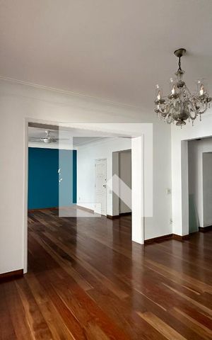 Apartamento para alugar com 225m², 4 quartos e 1 vaga Apartamento para alugar com 225m², 4 quartos e 1 vagaSala