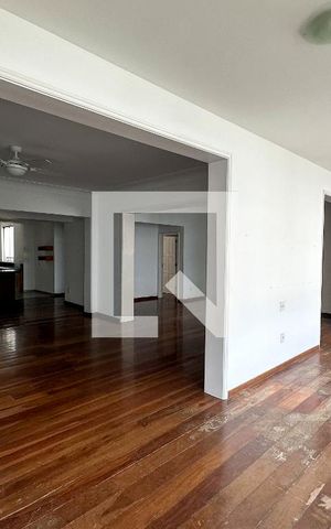 Apartamento para alugar com 225m², 4 quartos e 1 vaga Apartamento para alugar com 225m², 4 quartos e 1 vagaSala
