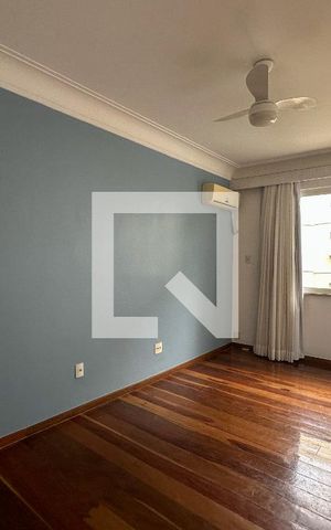 Apartamento para alugar com 225m², 4 quartos e 1 vaga Apartamento para alugar com 225m², 4 quartos e 1 vagaSuíte