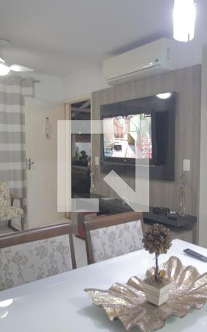 Casa de condomínio à venda com 88m², 4 quartos e 2 vagasSala
