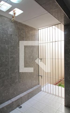Casa à venda com 261m², 6 quartos e 1 vagaÁrea de Serviço