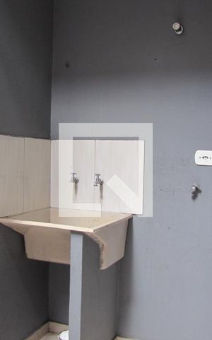 Casa para alugar com 70m², 2 quartos e 1 vagaÁrea de Serviço
