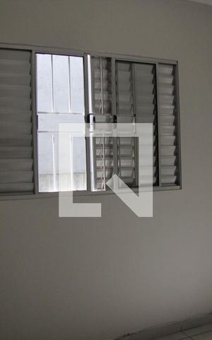 Casa para alugar com 70m², 2 quartos e 1 vagaQuarto 1