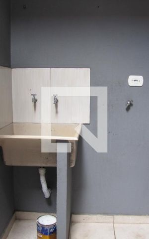 Casa para alugar com 70m², 2 quartos e 1 vagaÁrea de Serviço