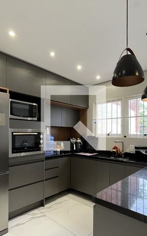 Casa para alugar com 375m², 4 quartos e 2 vagasCozinha