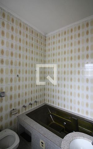 Casa à venda com 180m², 4 quartos e 2 vagasBanheiro do Quarto 1 - Suíte