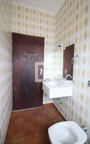 Casa à venda com 180m², 4 quartos e 2 vagasBanheiro Social 2