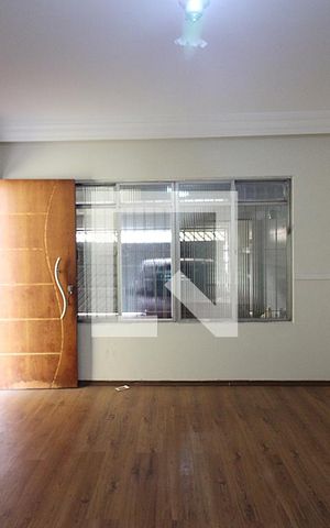Casa à venda com 180m², 4 quartos e 2 vagasSala 
