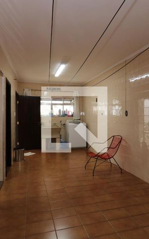 Casa à venda com 242m², 3 quartos e 3 vagasÁrea de Serviço