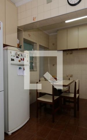 Casa à venda com 242m², 3 quartos e 3 vagasCozinha