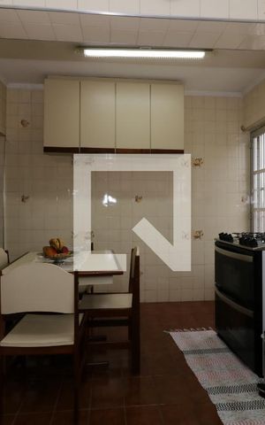 Casa à venda com 242m², 3 quartos e 3 vagasCozinha