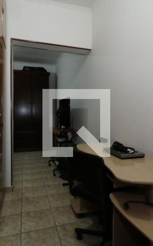 Casa à venda com 242m², 3 quartos e 3 vagasEscritório do Quarto 2