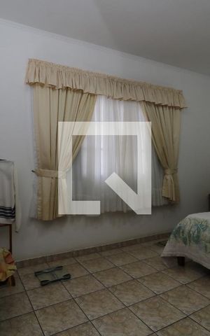 Casa à venda com 242m², 3 quartos e 3 vagasSuite