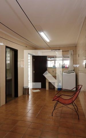 Casa à venda com 242m², 3 quartos e 3 vagasÁrea de Serviço