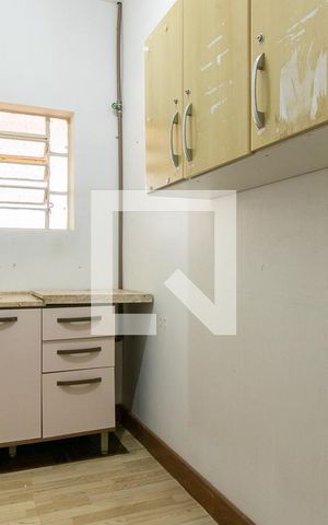 Casa para alugar com 700m², 7 quartos e 1 vaga Casa para alugar com 700m², 7 quartos e 1 vagaCozinha - Armários
