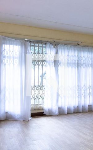 Casa para alugar com 700m², 7 quartos e 1 vaga Casa para alugar com 700m², 7 quartos e 1 vagaSala