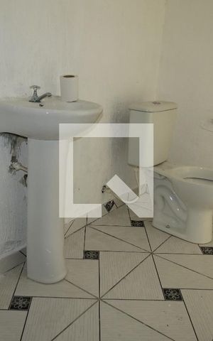 Casa para alugar com 39m², 1 quarto e sem vagaBanheiro