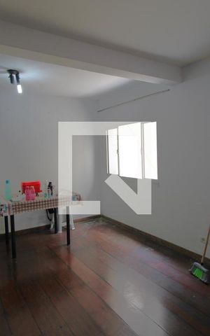 Casa à venda com 115m², 3 quartos e 2 vagasSala