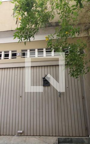 Casa à venda com 115m², 3 quartos e 2 vagasFachada